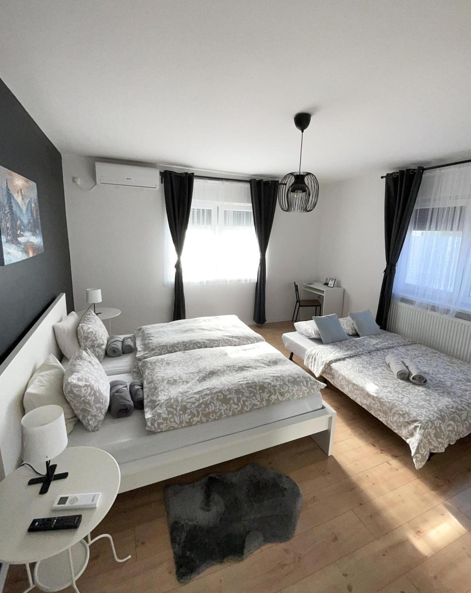 4 Stars Apartments Near Airport 벨리카 고리차 외부 사진